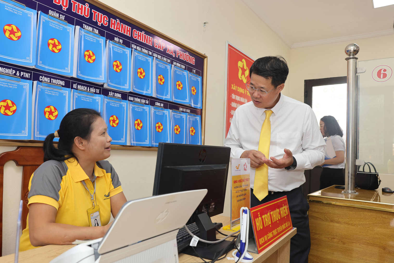 Từ sự hiếu khách của người phụ nữ Việt xưa đến quan điểm “khách hàng là trung tâm”