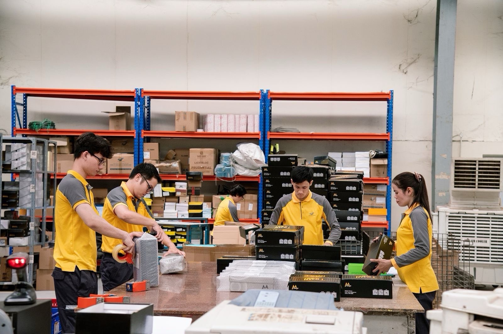 Bưu chính chuyển phát khởi sắc – Toàn mạng lưới tăng tốc về đích